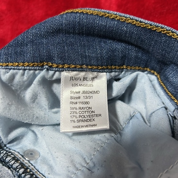 Judy Blue LA Skinny Jeans w/ rips on thighs & raw cuff. More like size 11. - Picture 7 of 8